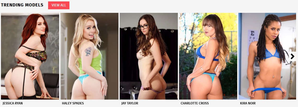 Trending models grid showing performer tiles (Jessica Ryan, Haley Spades, Jay Taylor, Charlotte Cross, Kira Noir).